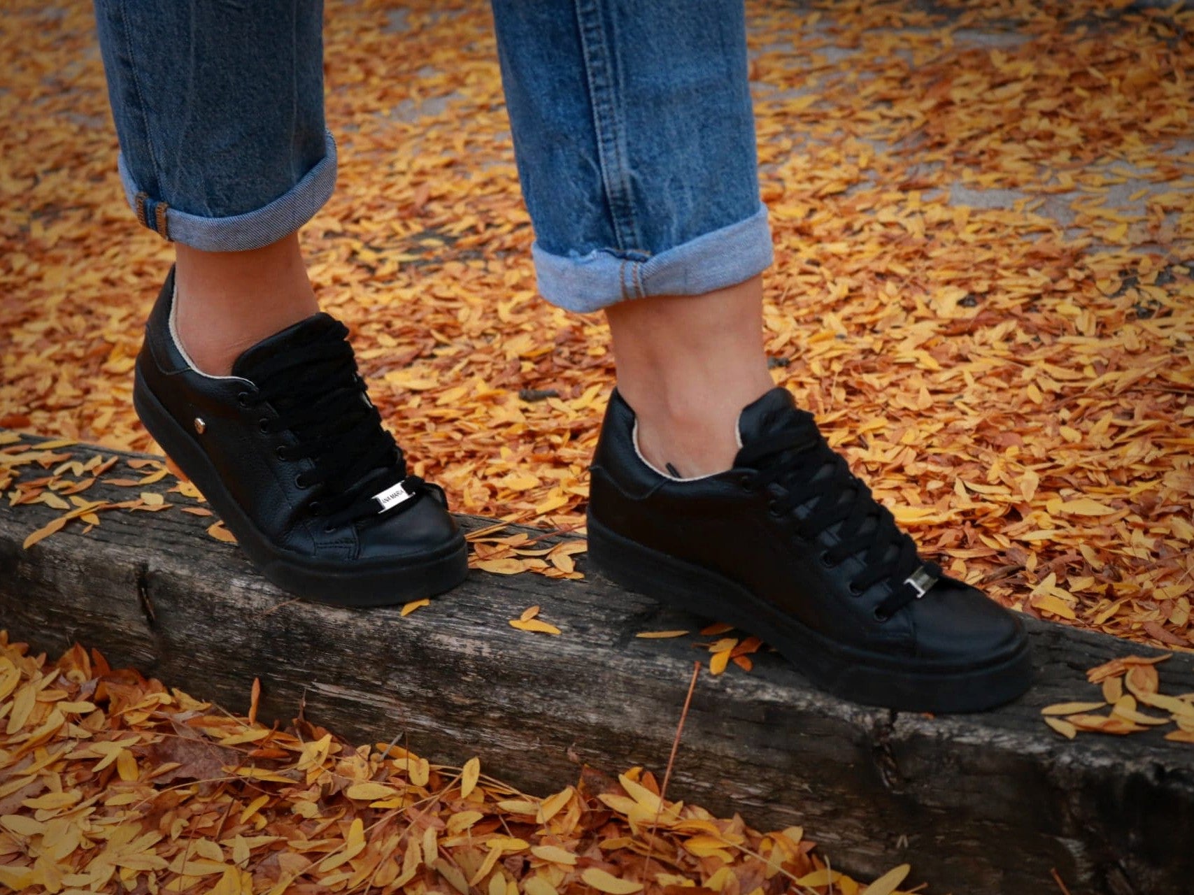 leather sneaker