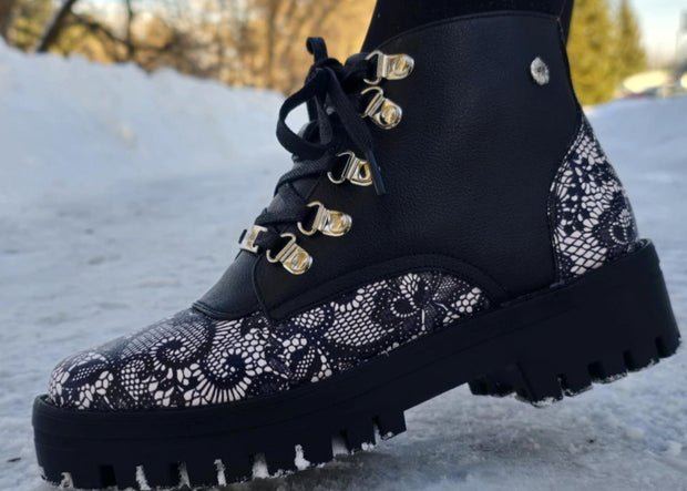 BLACK + PRINT FLOWERS -BOOTS