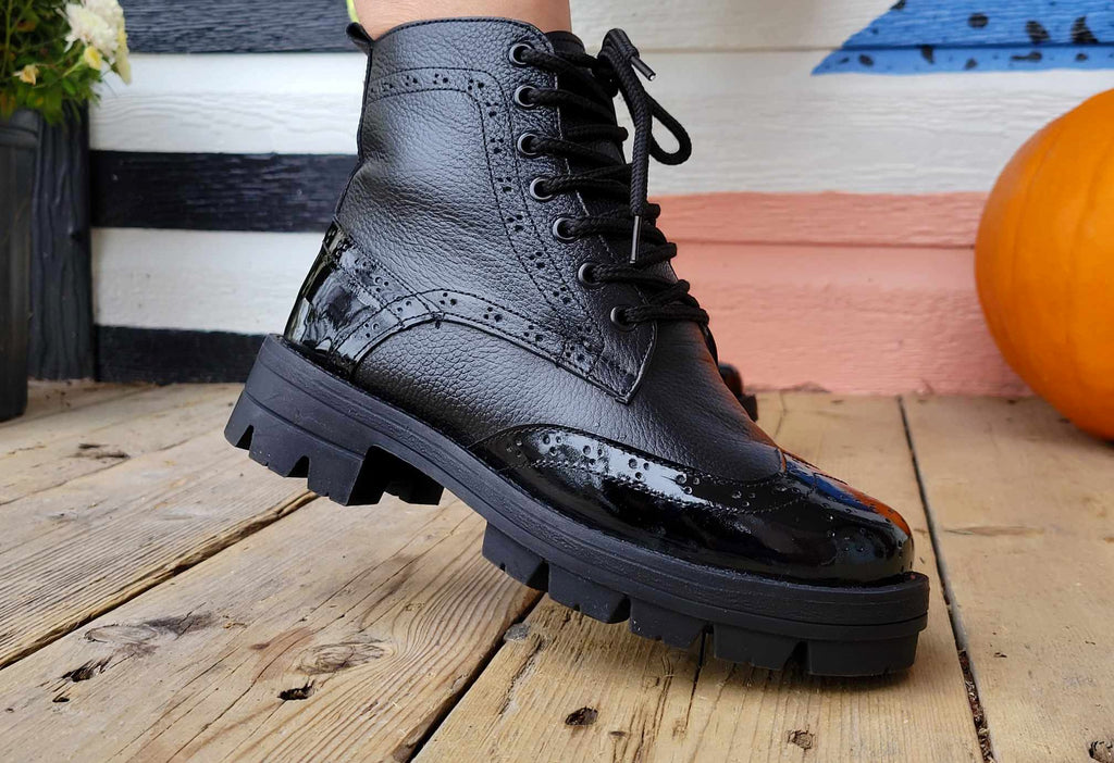 Female black deals combat boots