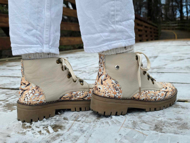 BEIGE + PRINT FLOWERS -BOOTS