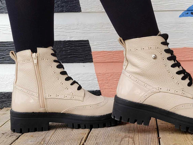 BEIGE WITH BLACK SOLE-BOOTS COMBAT