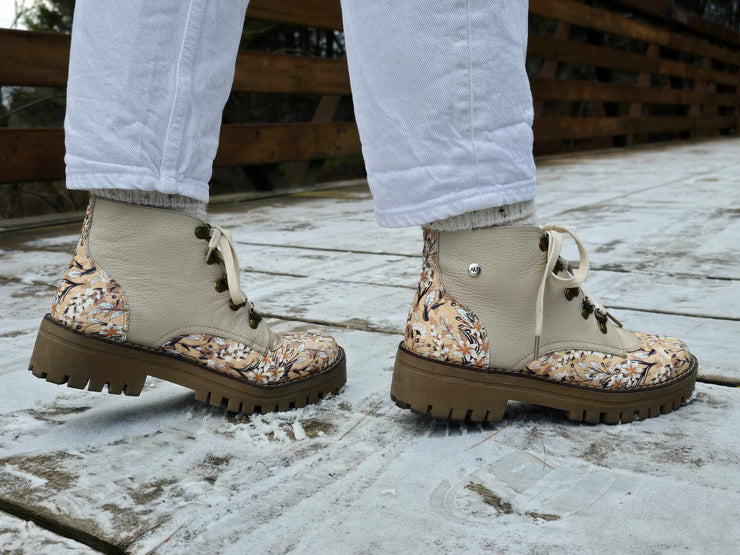 BEIGE + PRINT FLOWERS -BOOTS